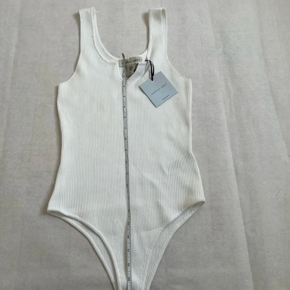 NWT Happily Gray Women’s M Ribbed Tank Top Snap Bodysuit White V-Neck - Picture 4 of 6